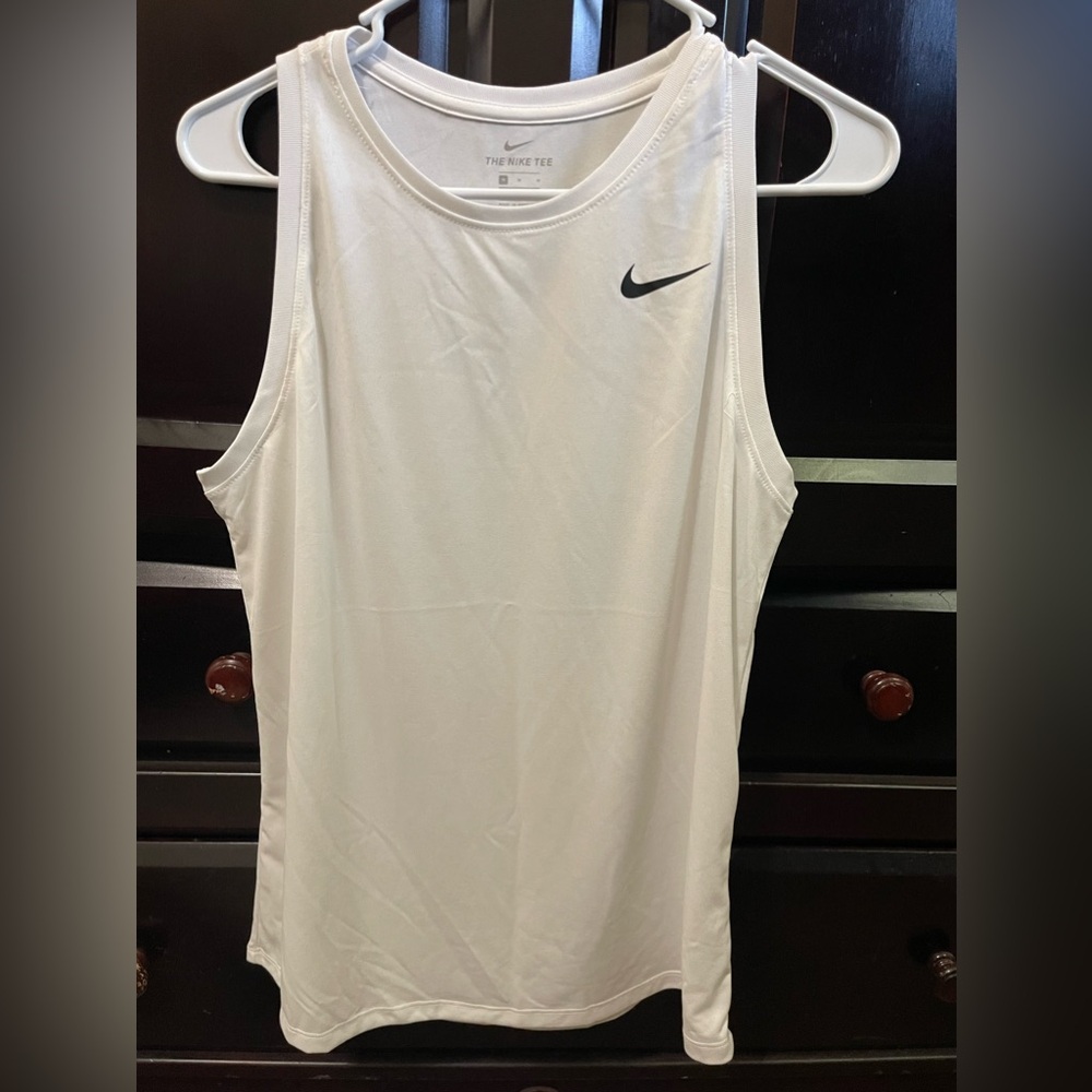 Nike white dry fit women’s tank